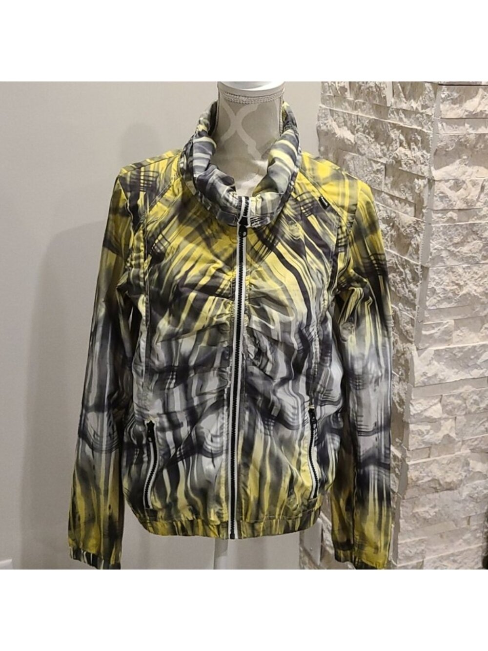 Bench lightweight windbreaker jacket like new
